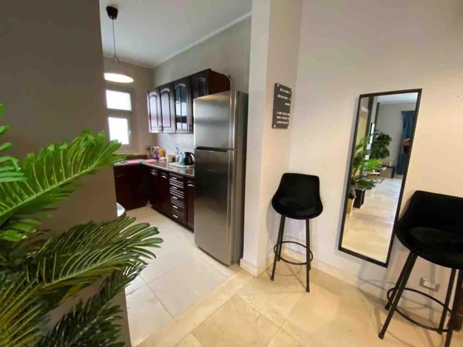 Apartment Sunny Bright 1br In Palm Hills *