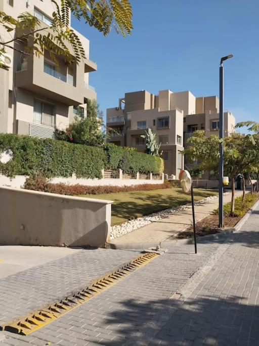 Sunny Bright 1br In Palm Hills *