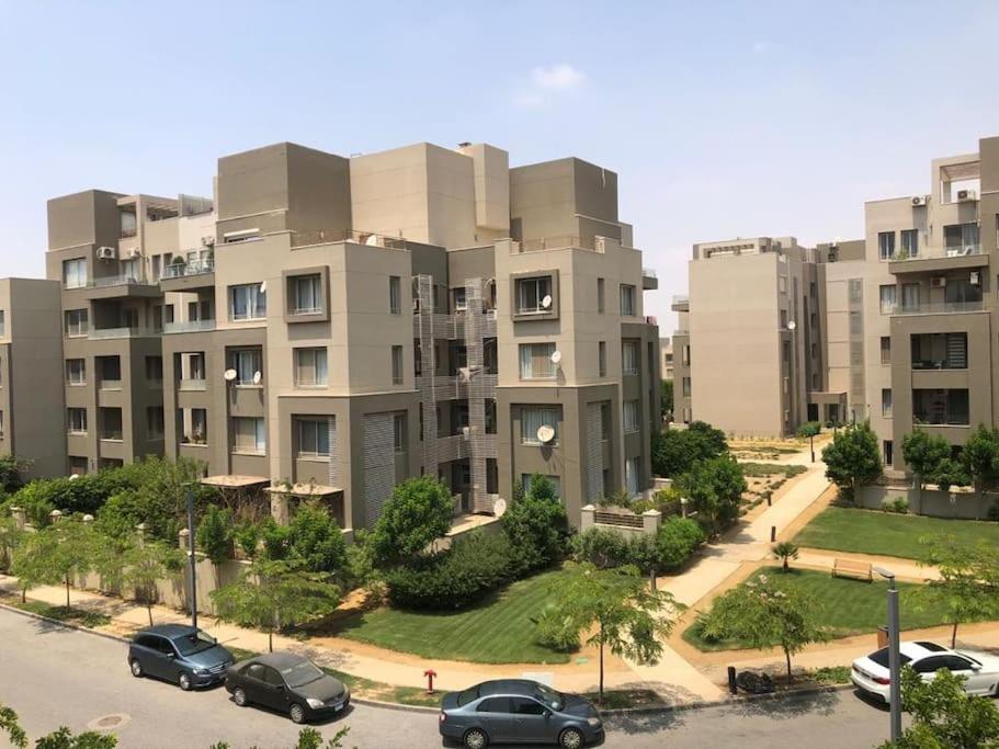 Sunny Bright 1br In Palm Hills Cairo