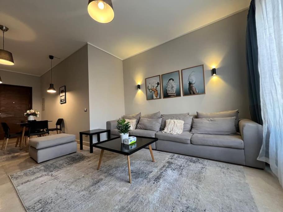 Sunny Bright 1br In Palm Hills * Cairo