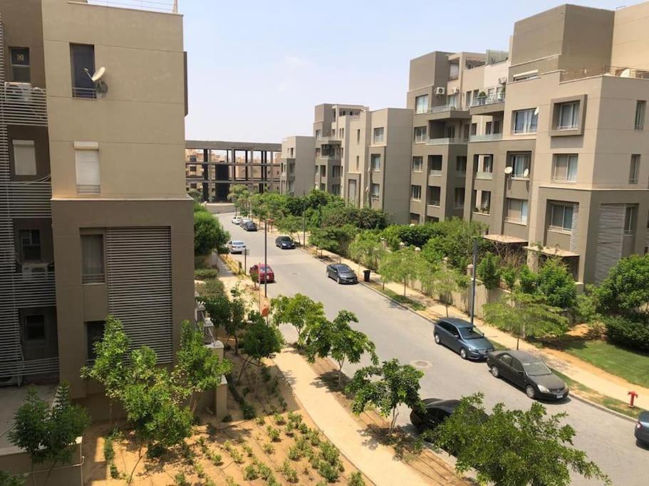 Apartment Sunny Bright 1br In Palm Hills