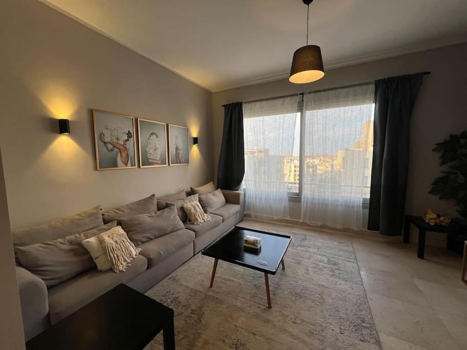 Apartment Sunny Bright 1br In Palm Hills