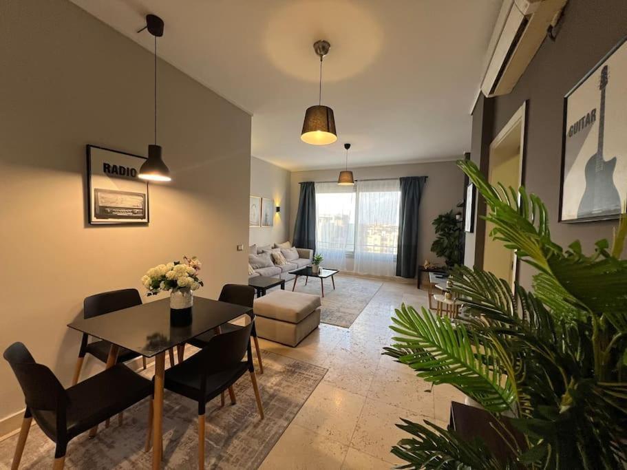 Apartment Sunny Bright 1br In Palm Hills